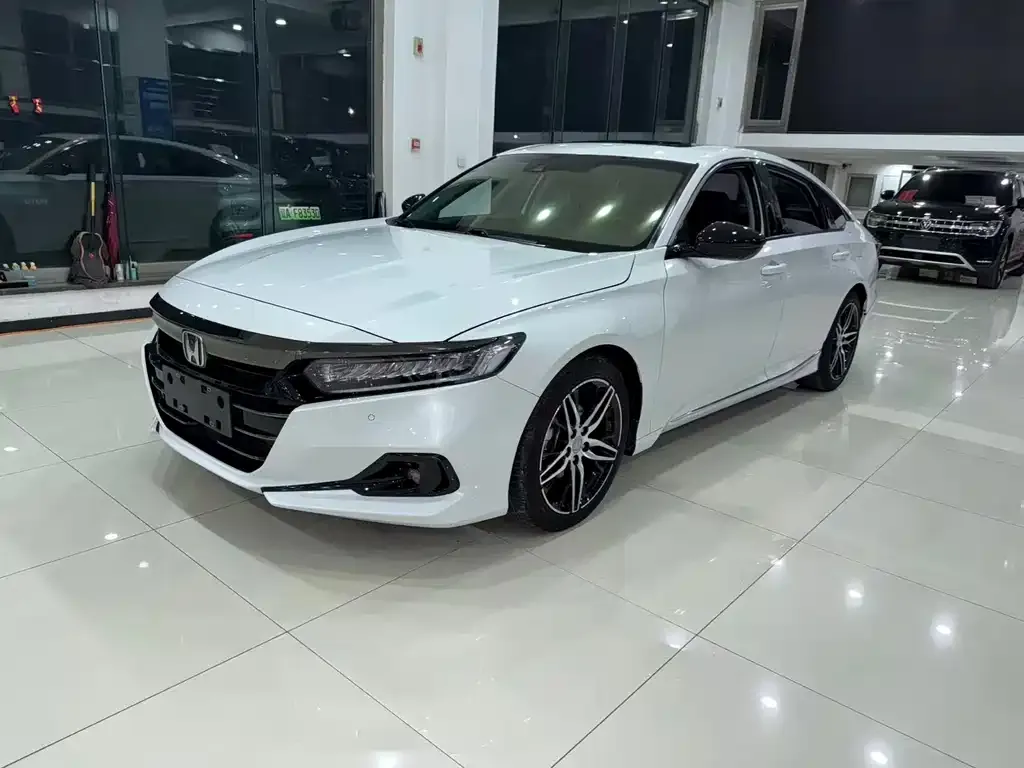 Honda Accord — фото 1