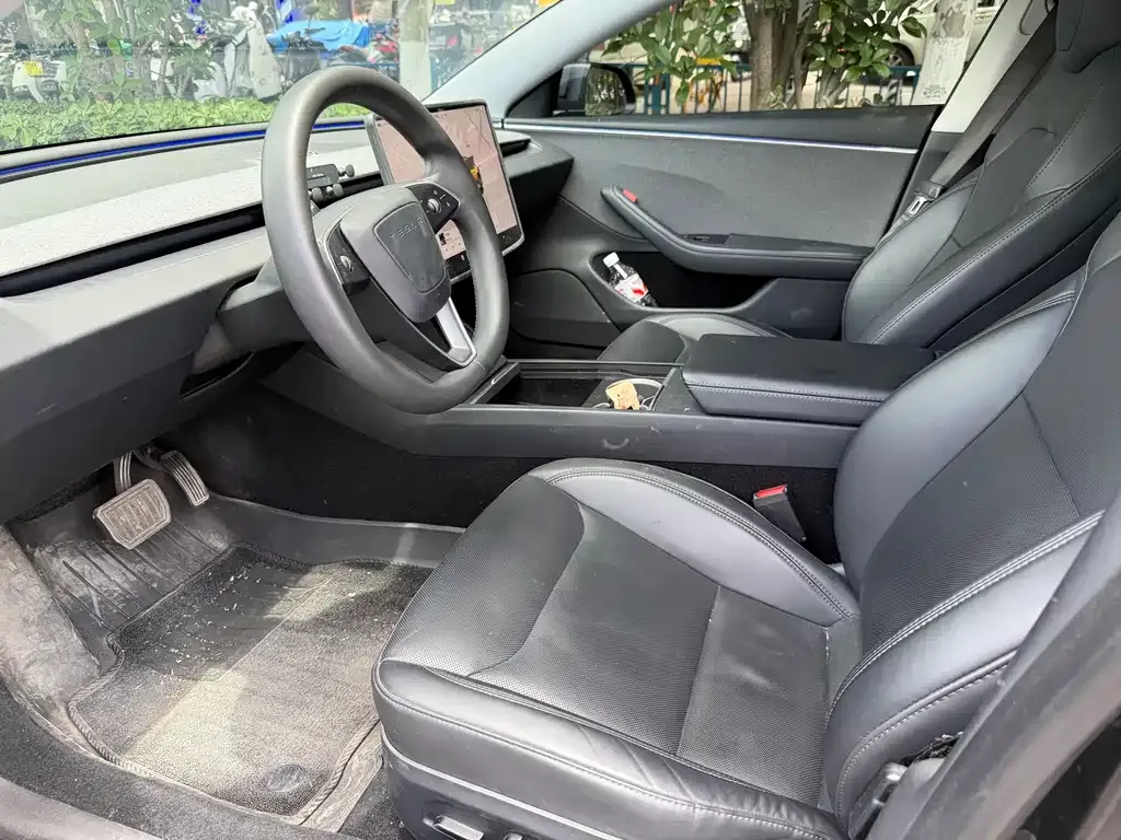 Tesla Model 3 — фото 3