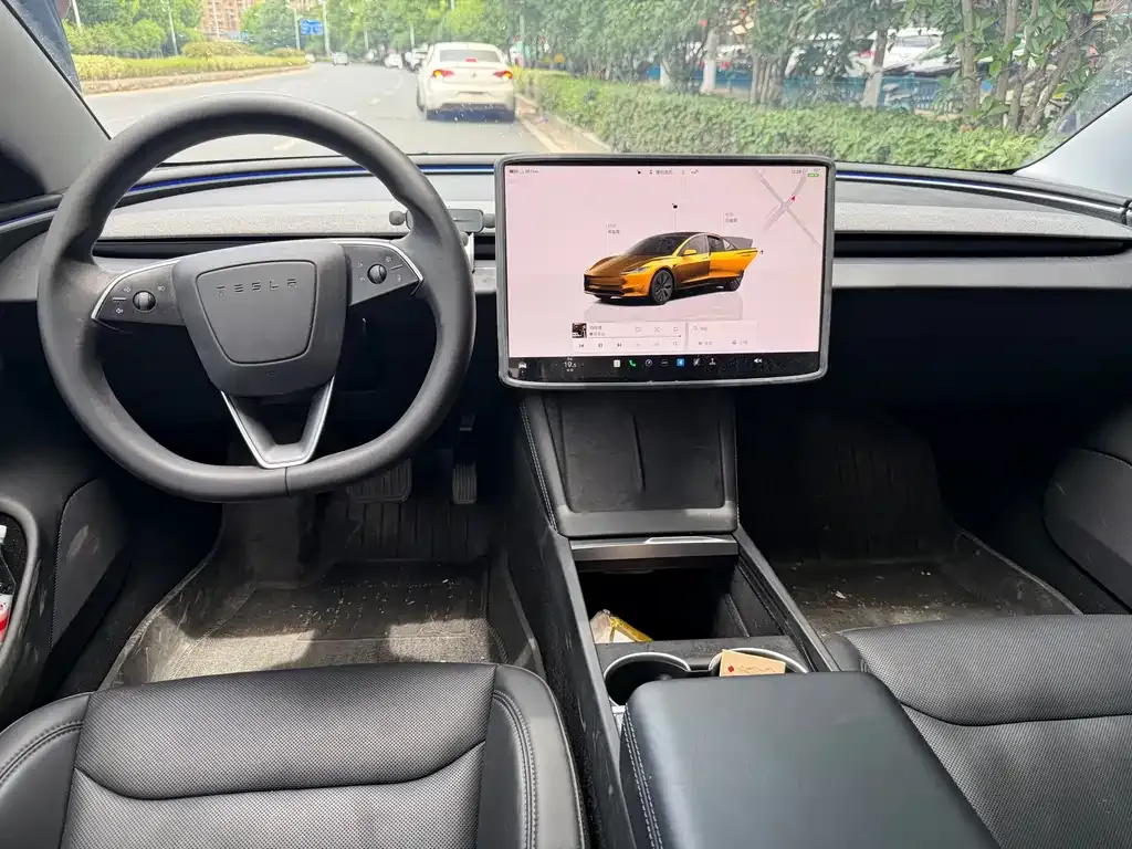 Tesla Model 3 — фото 2