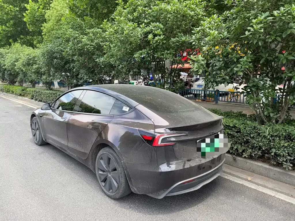 Tesla Model 3 — фото 6