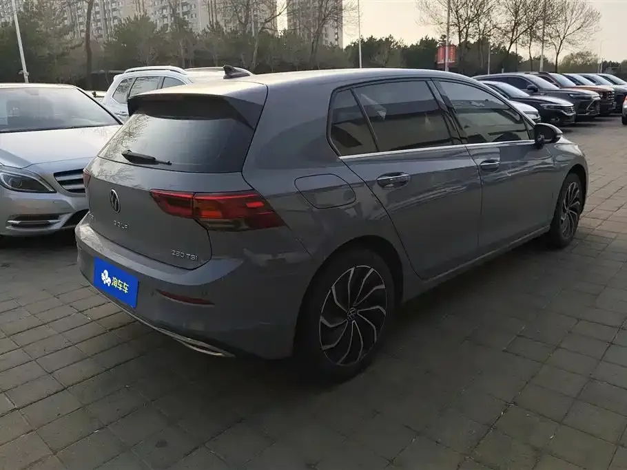 Volkswagen Golf 2023 из CN, фото 10