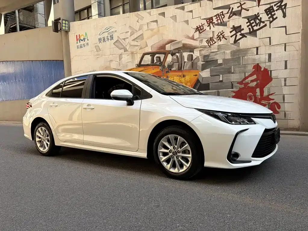 Toyota Corolla — фото 10