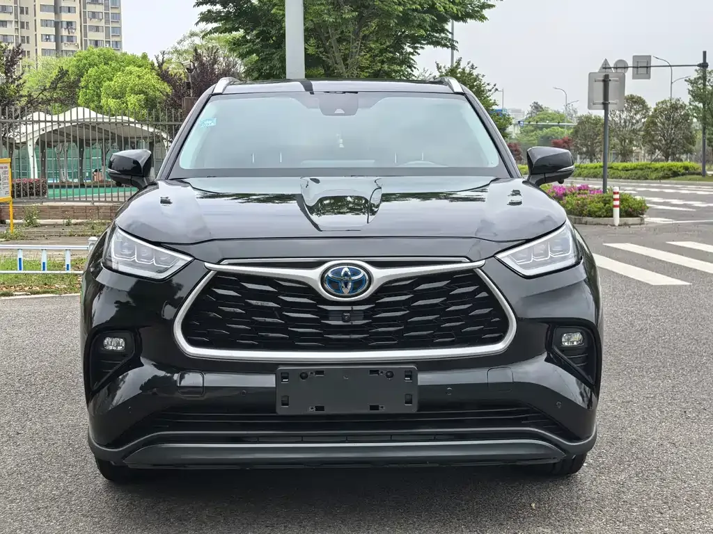 Toyota Highlander — фото 10