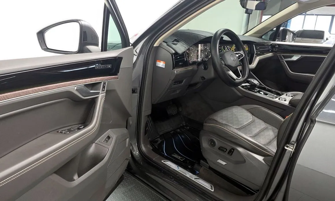 Volkswagen Touareg 2023 из KR, фото 3