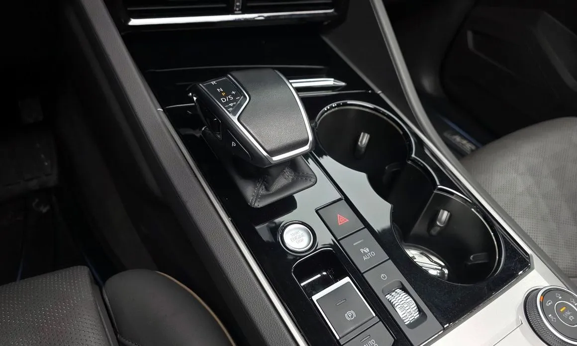 Volkswagen Touareg 2023 из KR, фото 7
