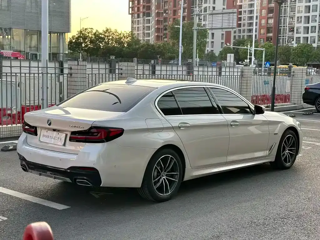 BMW 5 Series New Energy — фото 7