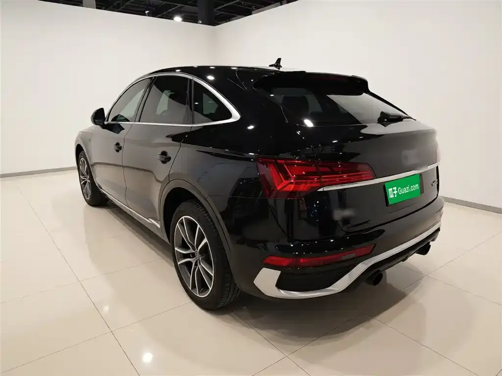 Audi Q5L Sportback — фото 4