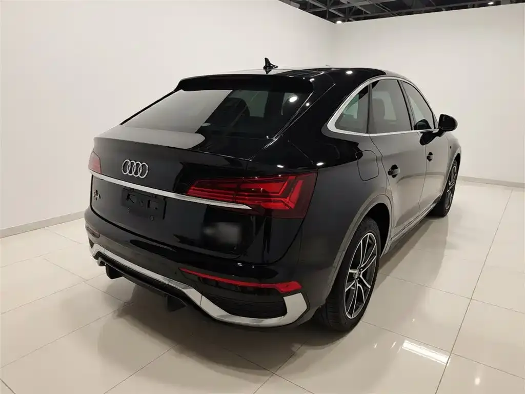 Audi Q5L Sportback — фото 3
