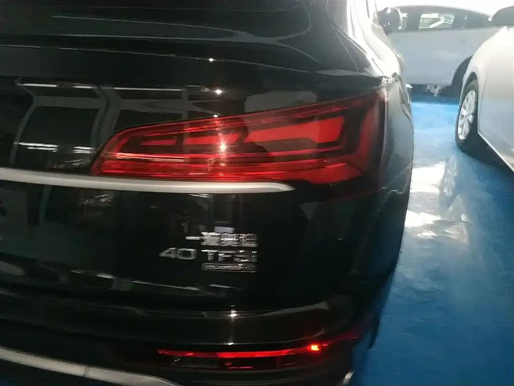 Audi Q5L Sportback — фото 8