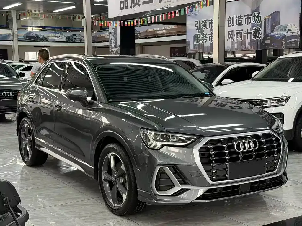 Audi Q3 — фото 10