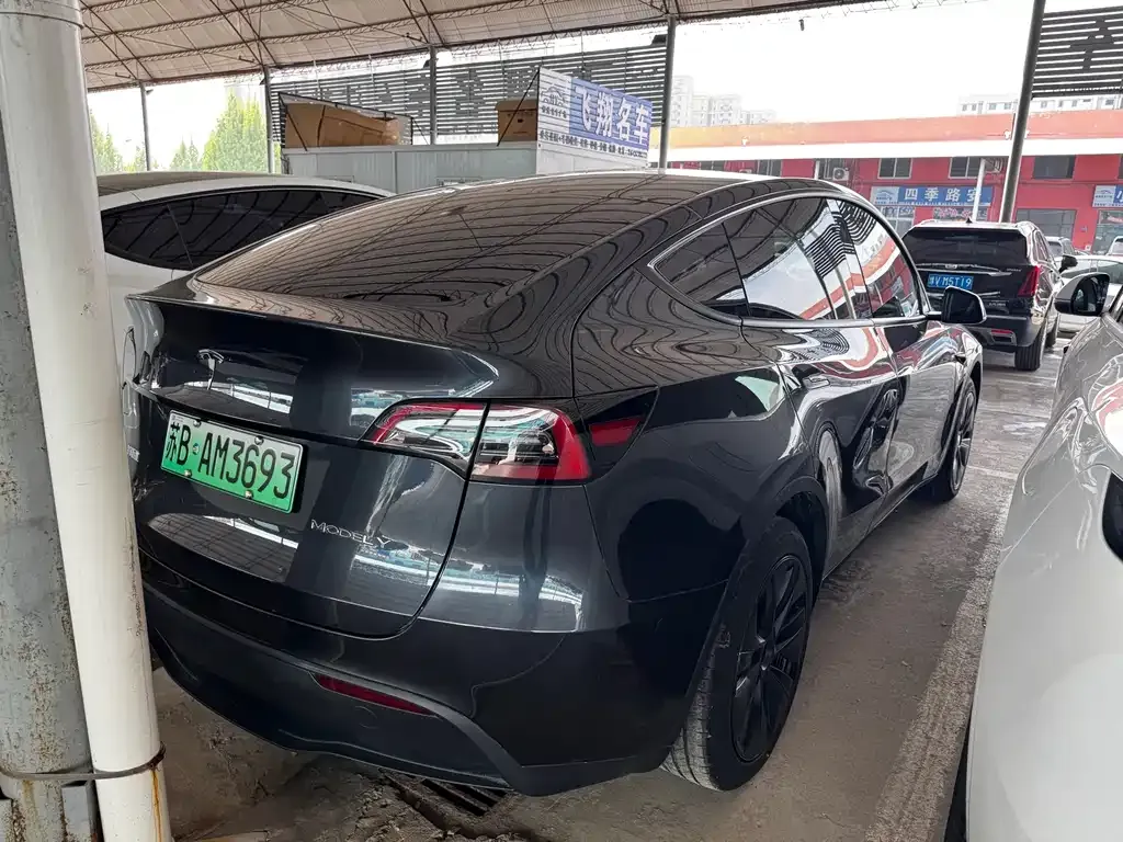 Tesla Model Y — фото 4