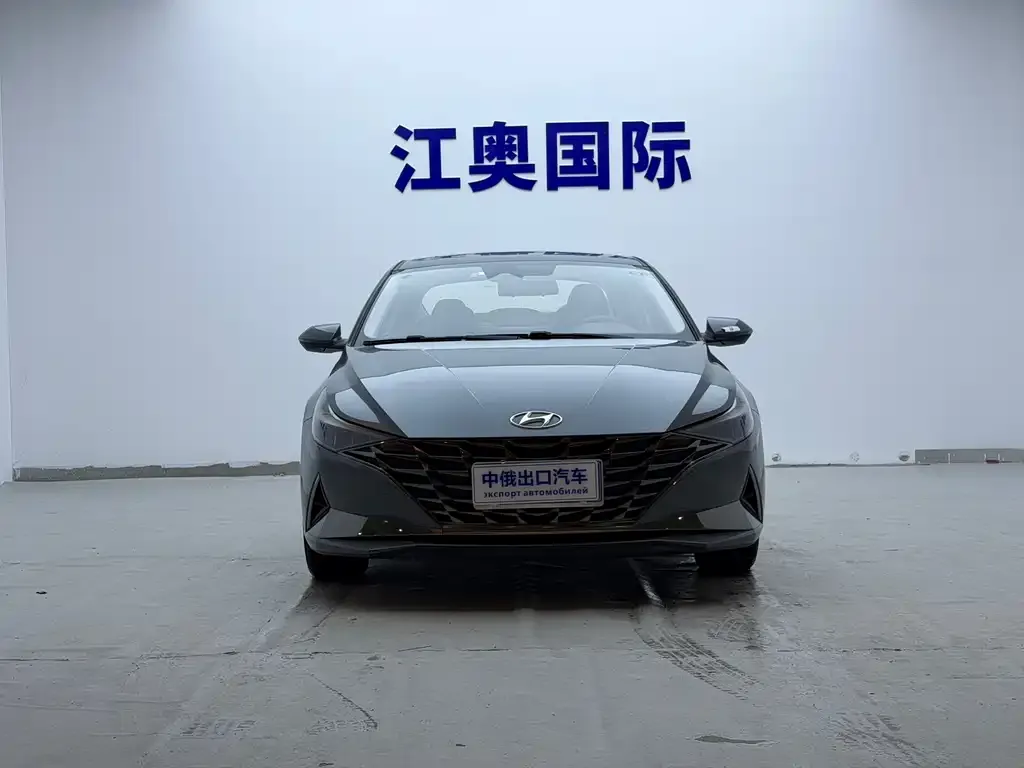 Hyundai Elantra — фото 2