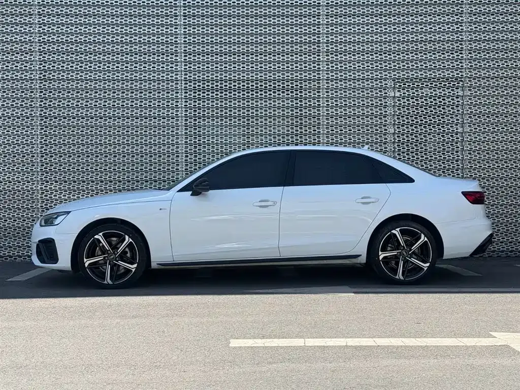 Audi A4L — фото 10