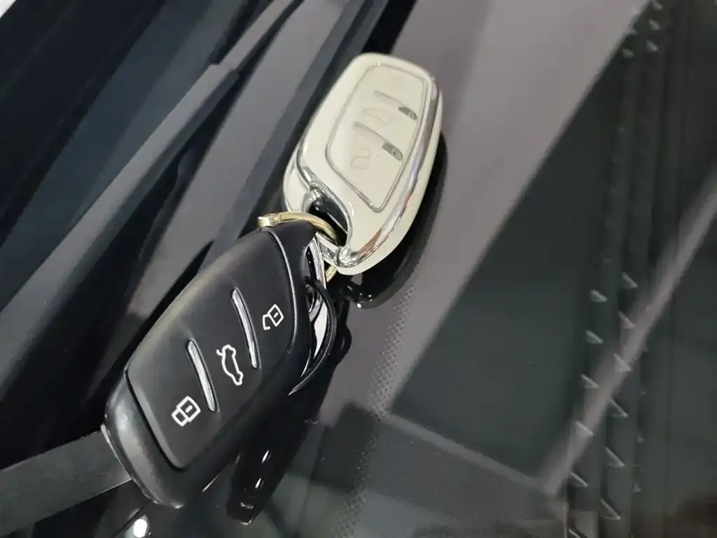 Roewe i6 MAX New Energy 2024 из CN, фото 2