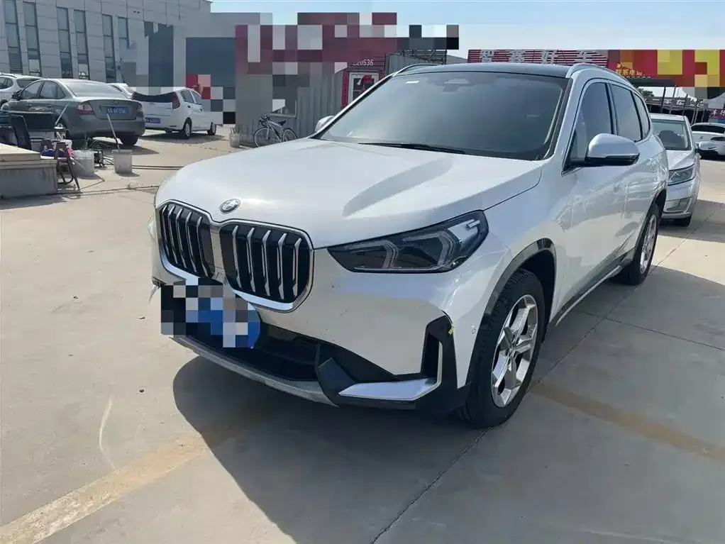 BMW X1 — фото 1