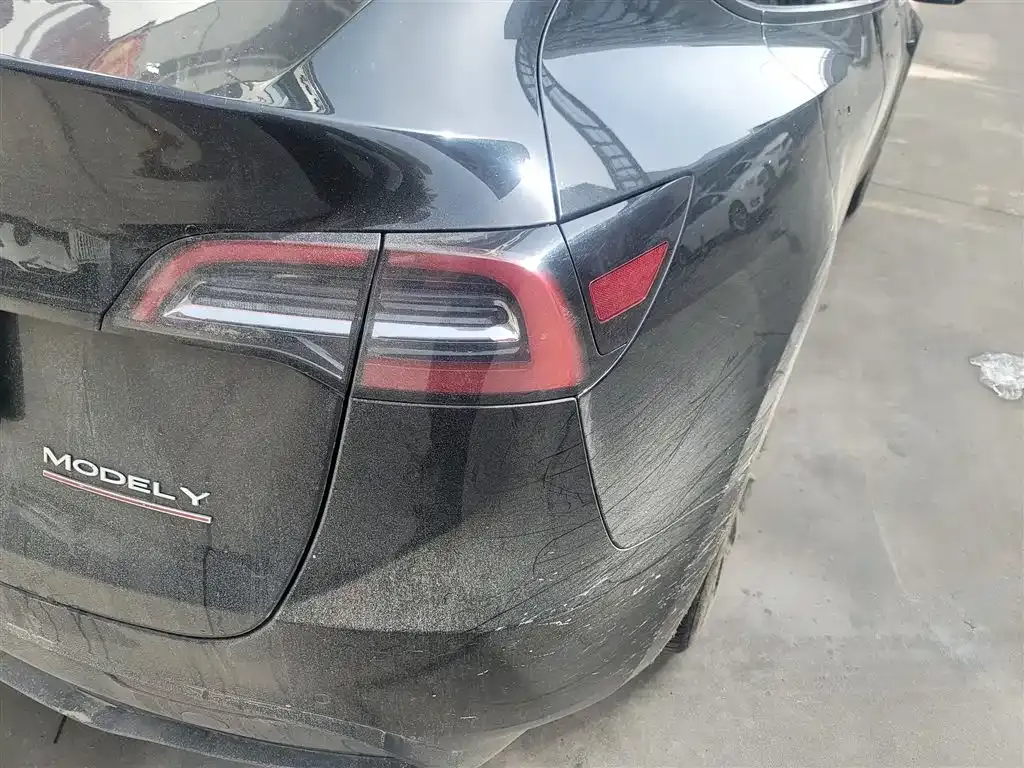 Tesla Model Y — фото 3