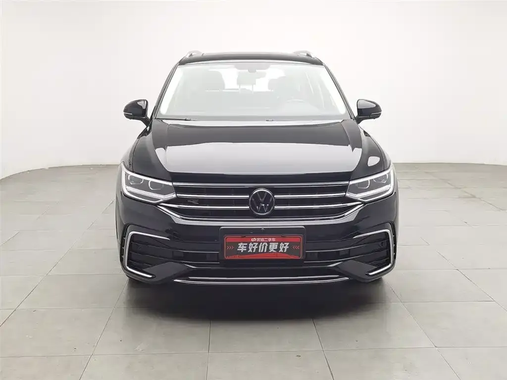 Volkswagen Tiguan L — фото 4