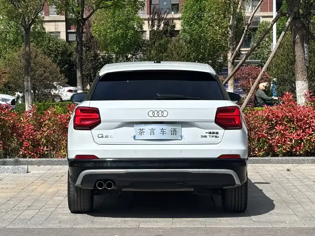 Audi Q2L — фото 4