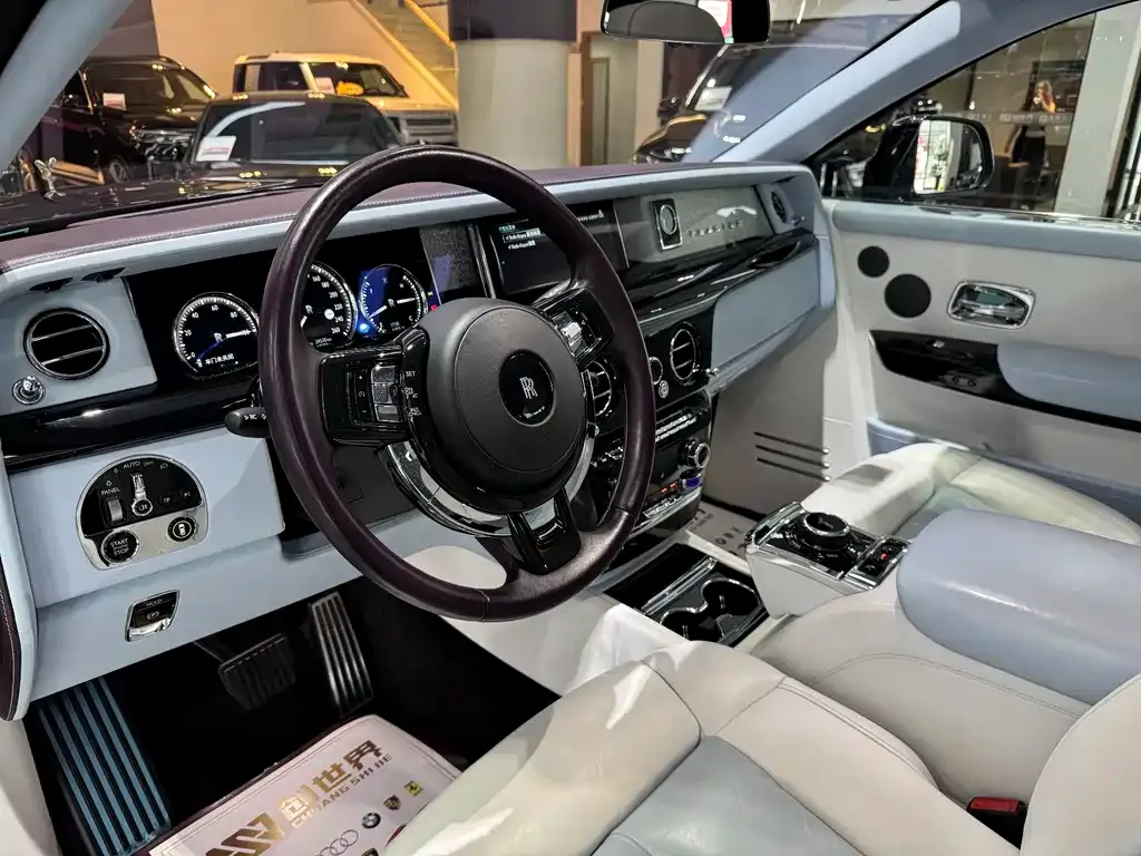 Rolls-Royce Phantom 2021 из CN, фото 8
