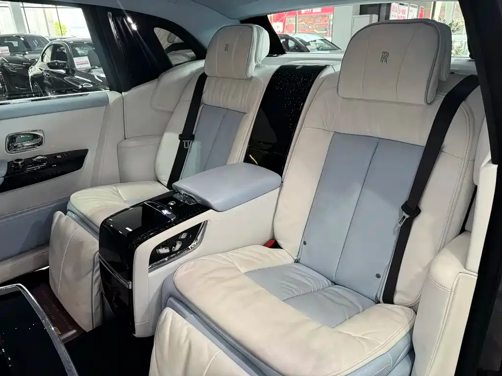 Rolls-Royce Phantom 2021 из CN, фото 3