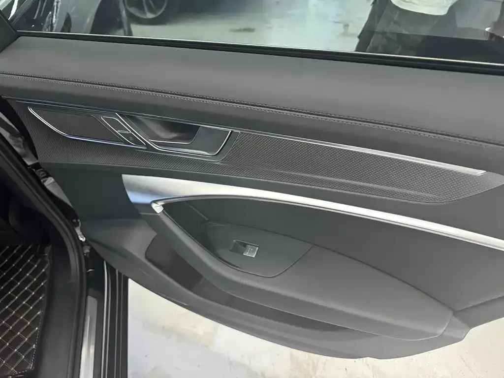 Audi A6L 2024 из CN, фото 4