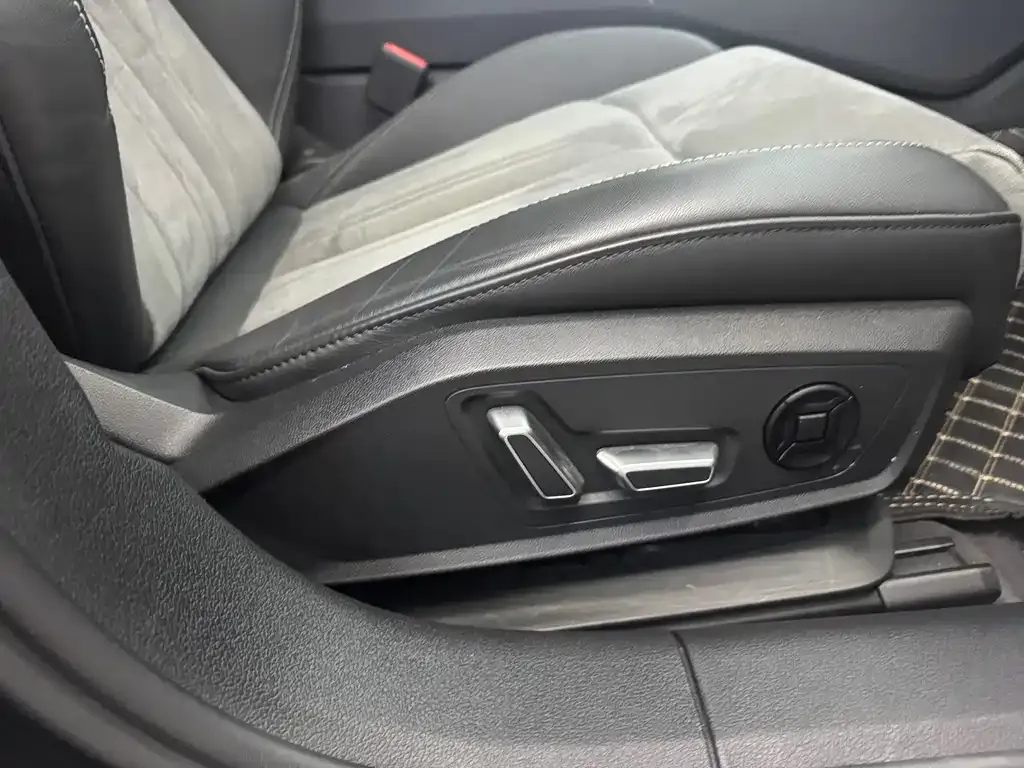 Audi A6L 2024 из CN, фото 10