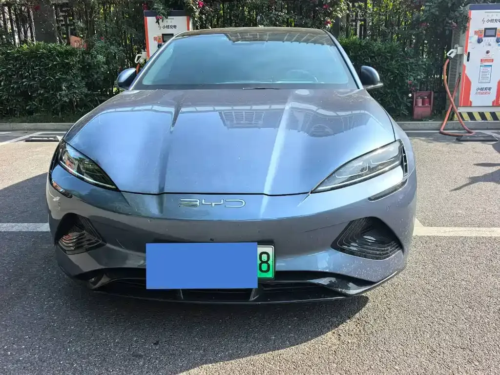 BYD Seal — фото 3