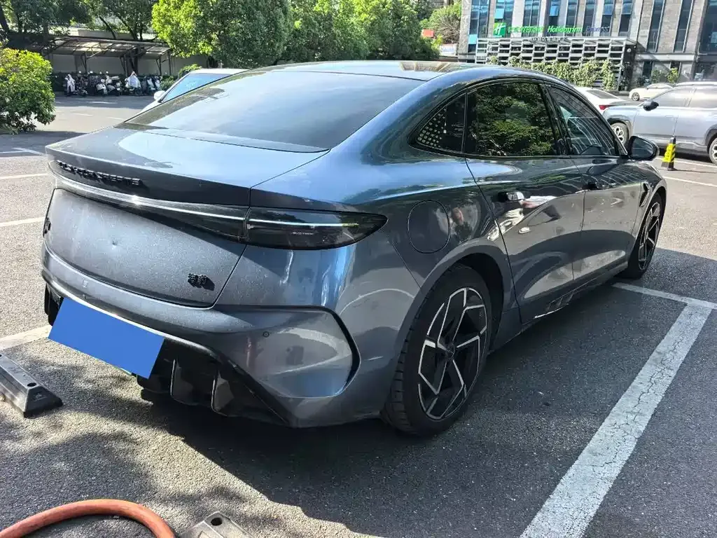 BYD Seal — фото 4