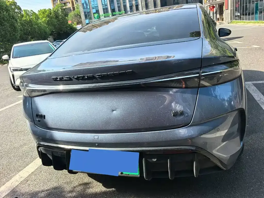 BYD Seal — фото 9