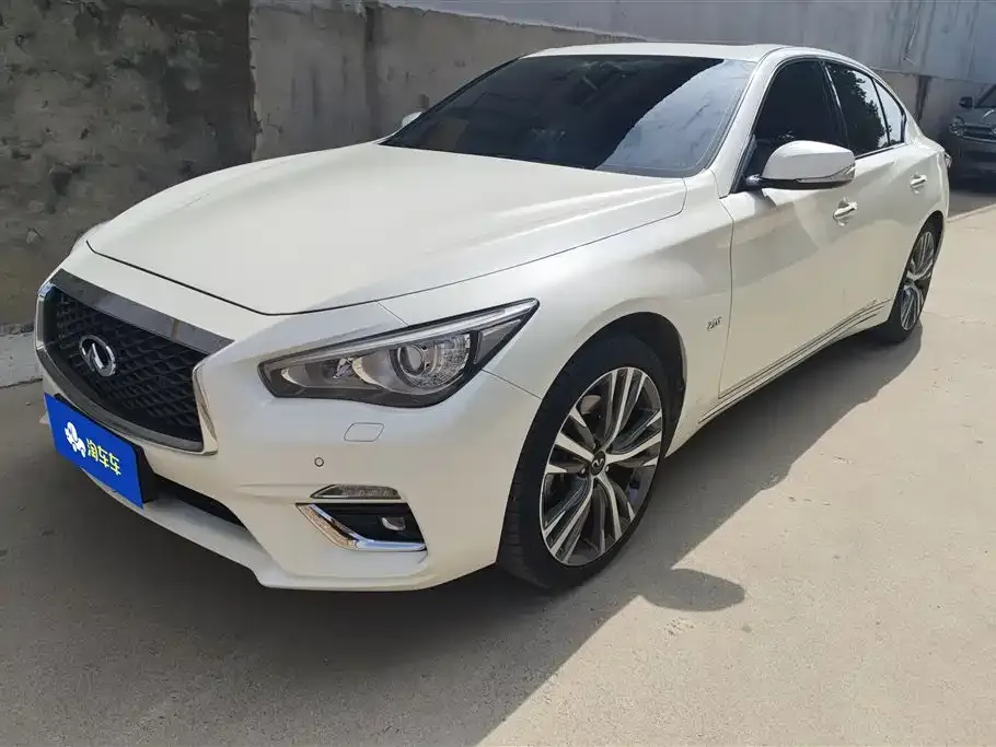 Infiniti Q50L