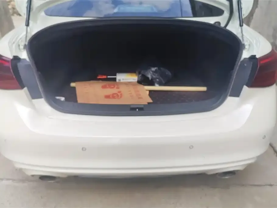 Infiniti Q50L 2023 из CN, фото 6
