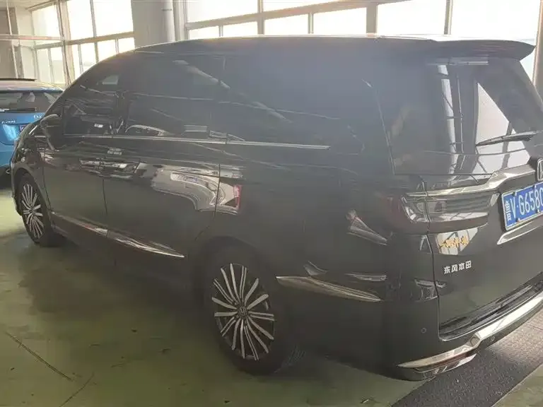 Honda Elysion 2022 из CN, фото 3
