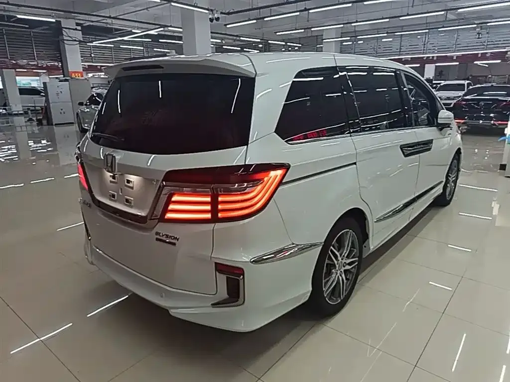 Honda Elysion 2021 из CN, фото 7