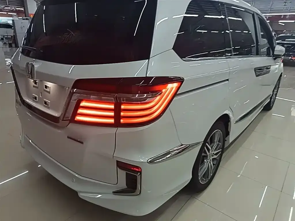Honda Elysion 2021 из CN, фото 2