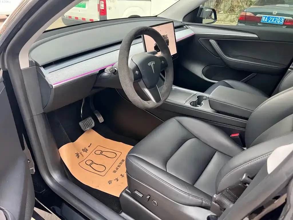 Tesla Model Y — фото 2