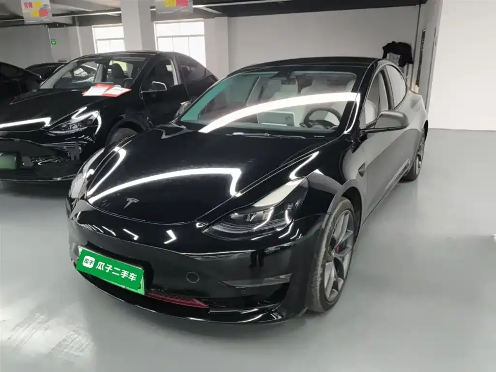 Tesla Model 3 — фото 3