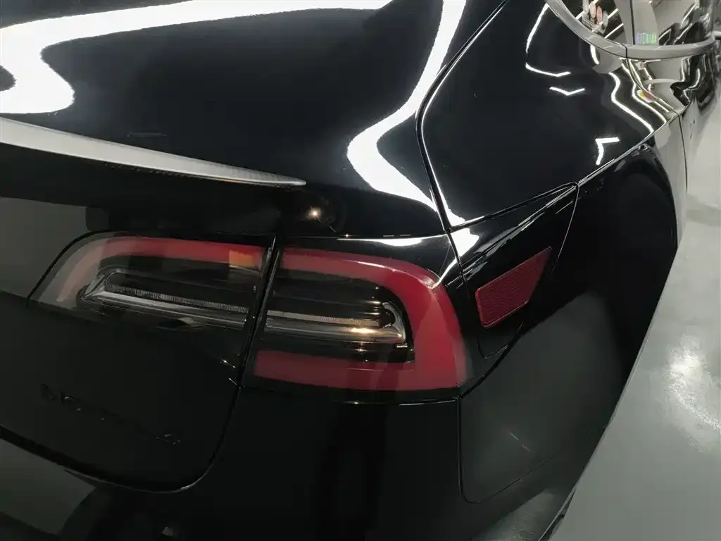 Tesla Model 3 — фото 2