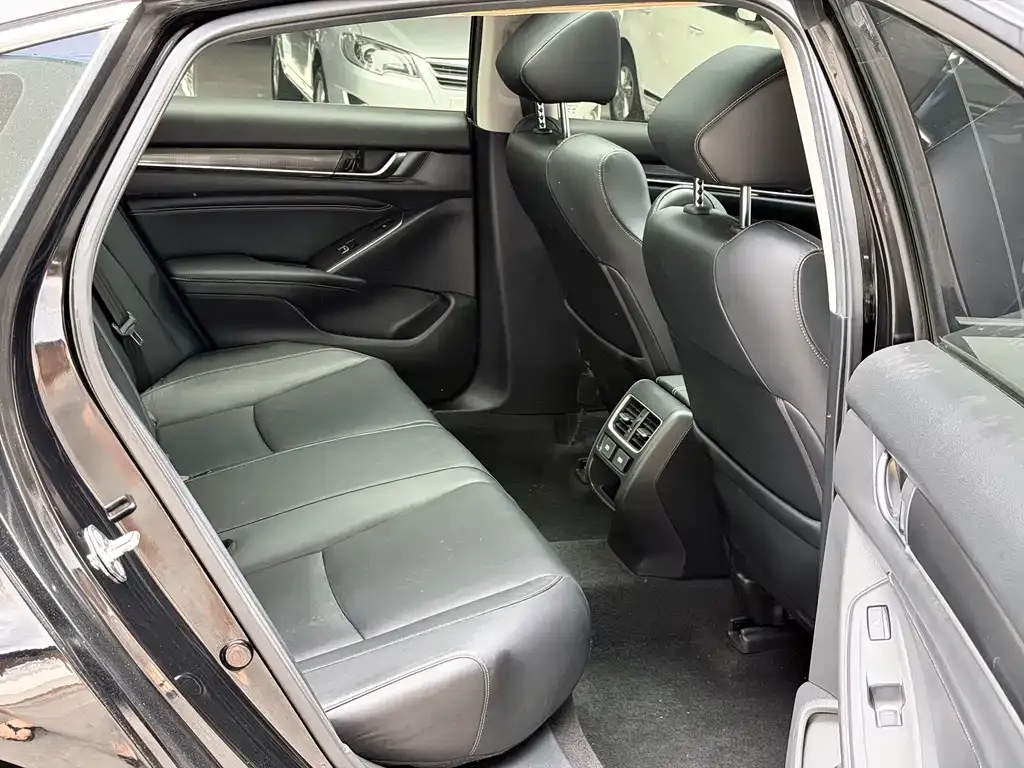 Honda Accord — фото 5