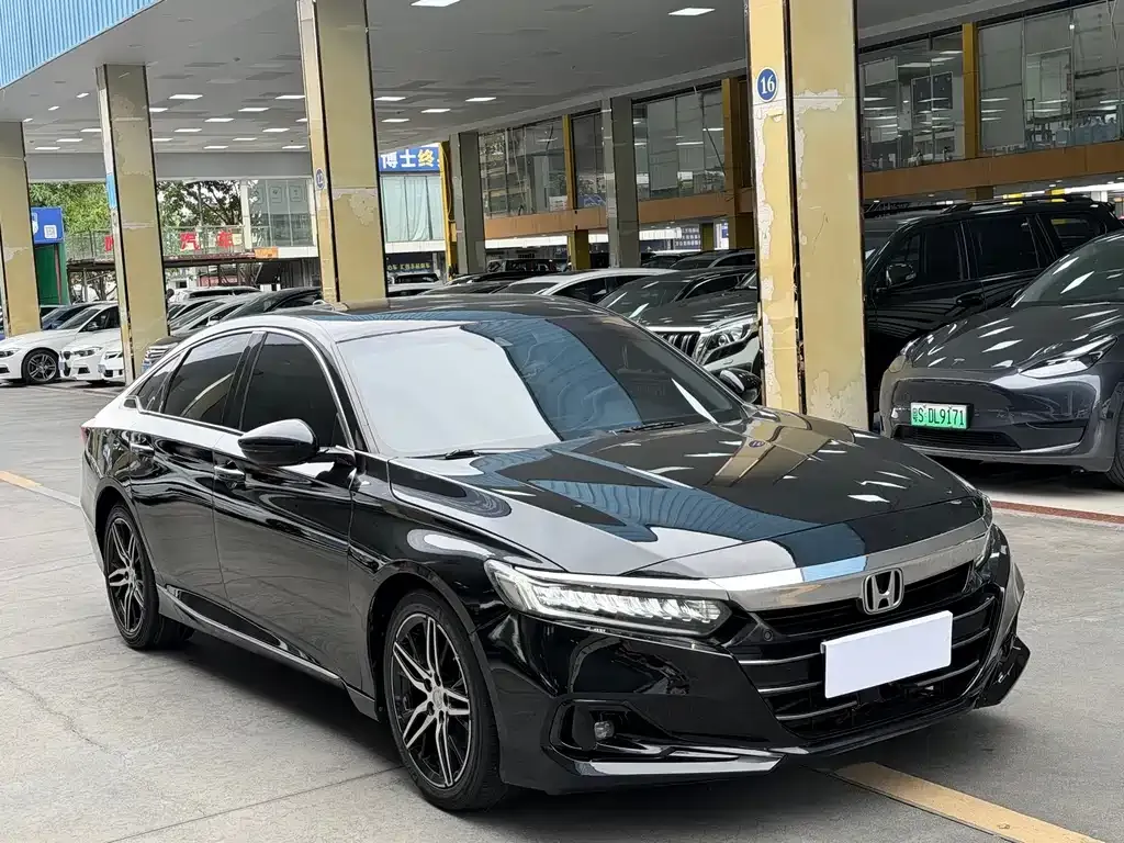 Honda Accord — фото 10