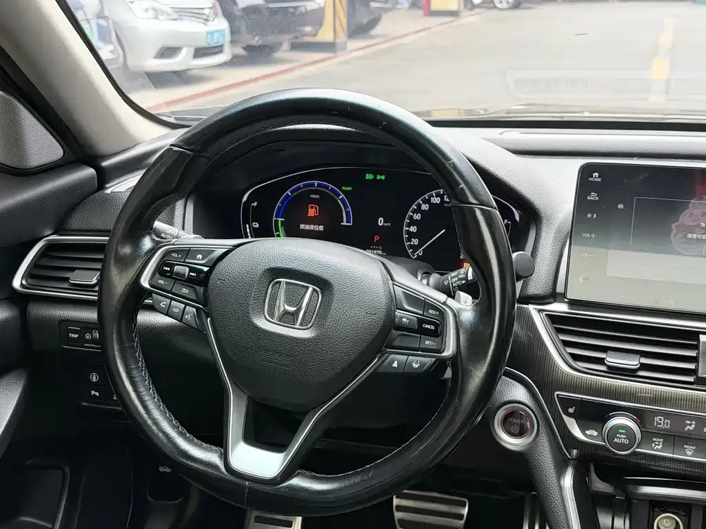 Honda Accord — фото 9