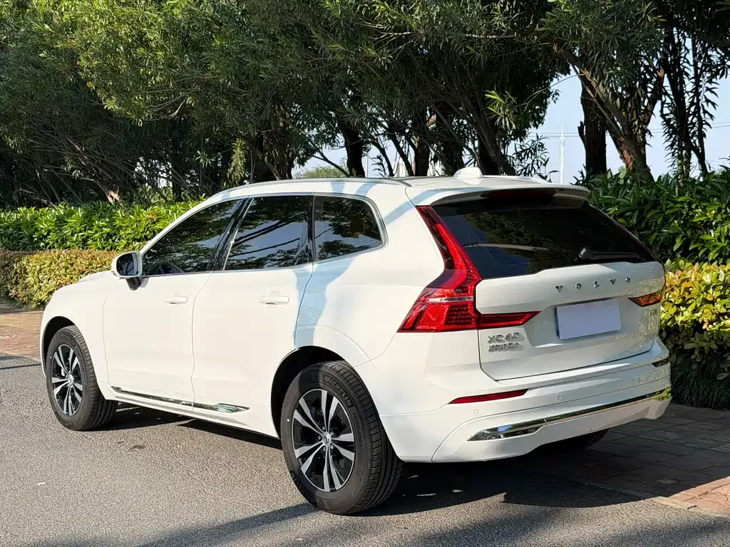Volvo XC60 — фото 5