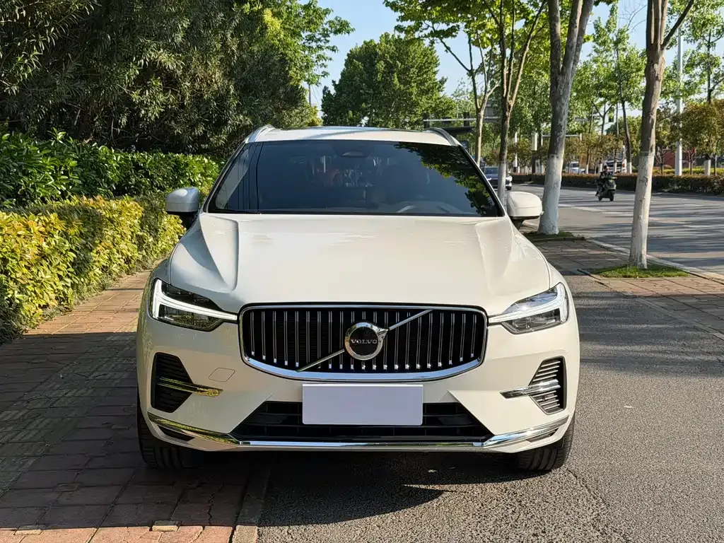 Volvo XC60 — фото 6