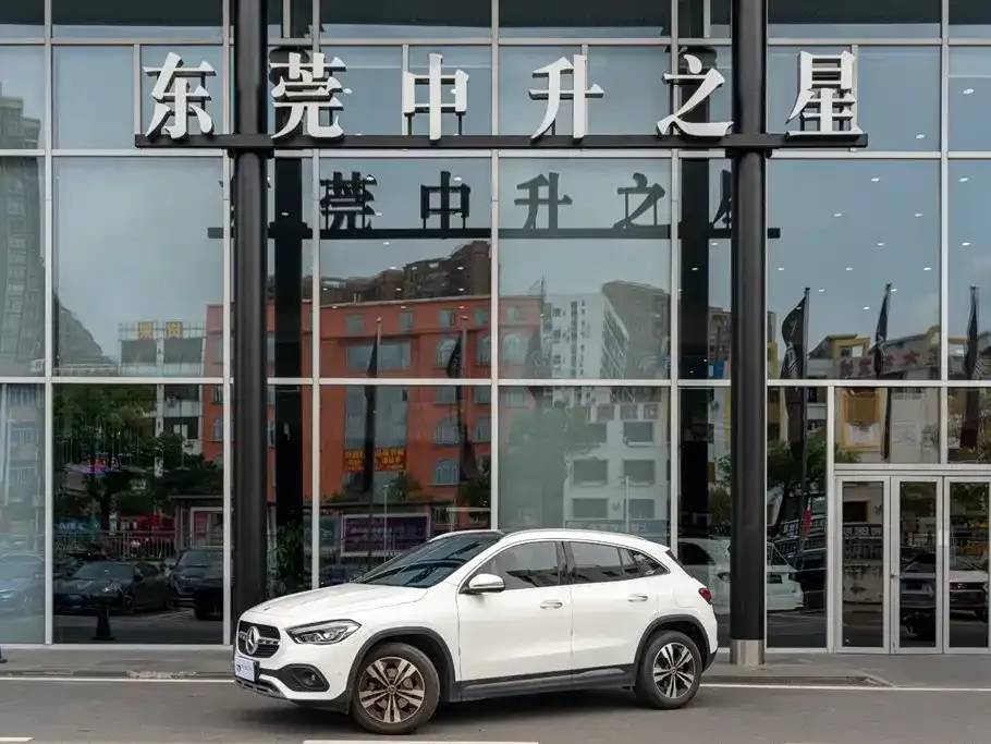 Mercedes-Benz GLA — фото 1