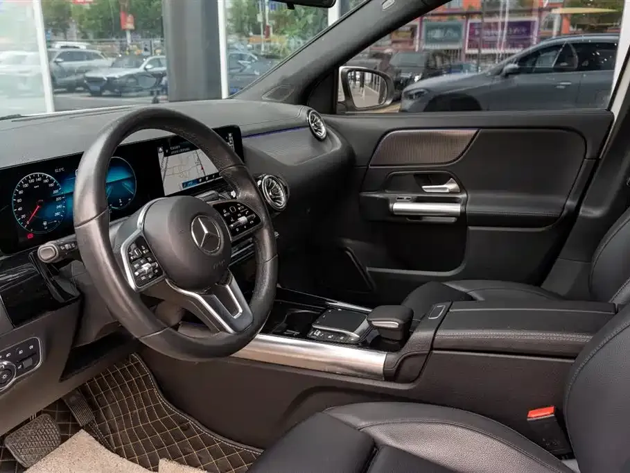 Mercedes-Benz GLA — фото 8