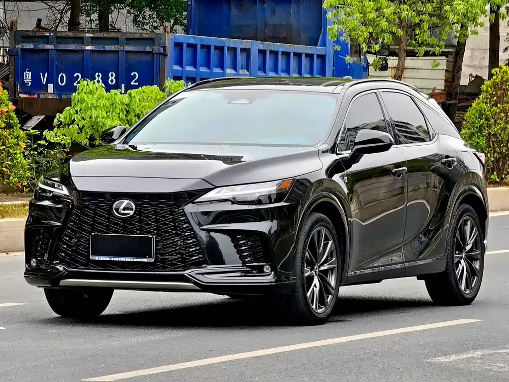 Lexus RX — фото 1