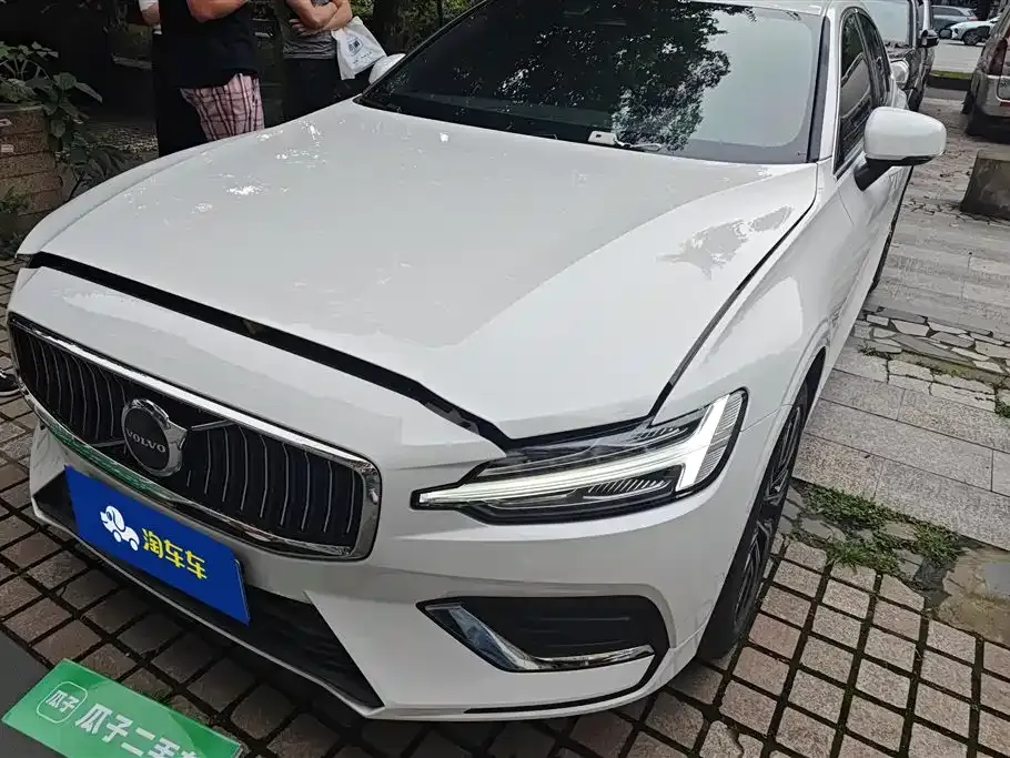 Volvo S60 2024 из CN, фото 1
