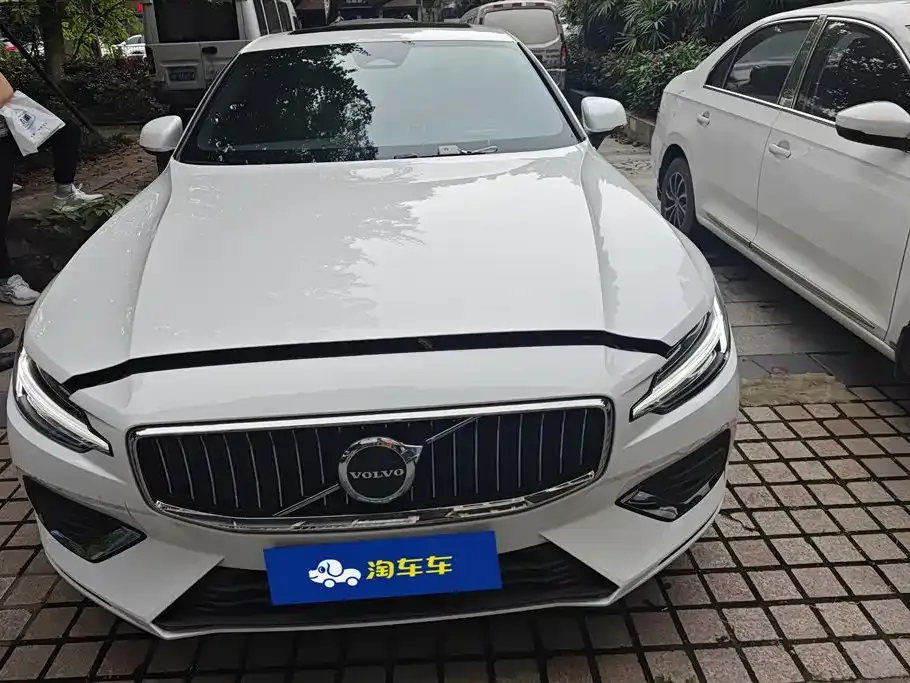 Volvo S60 2024 из CN, фото 6