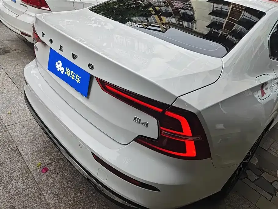 Volvo S60 2024 из CN, фото 9