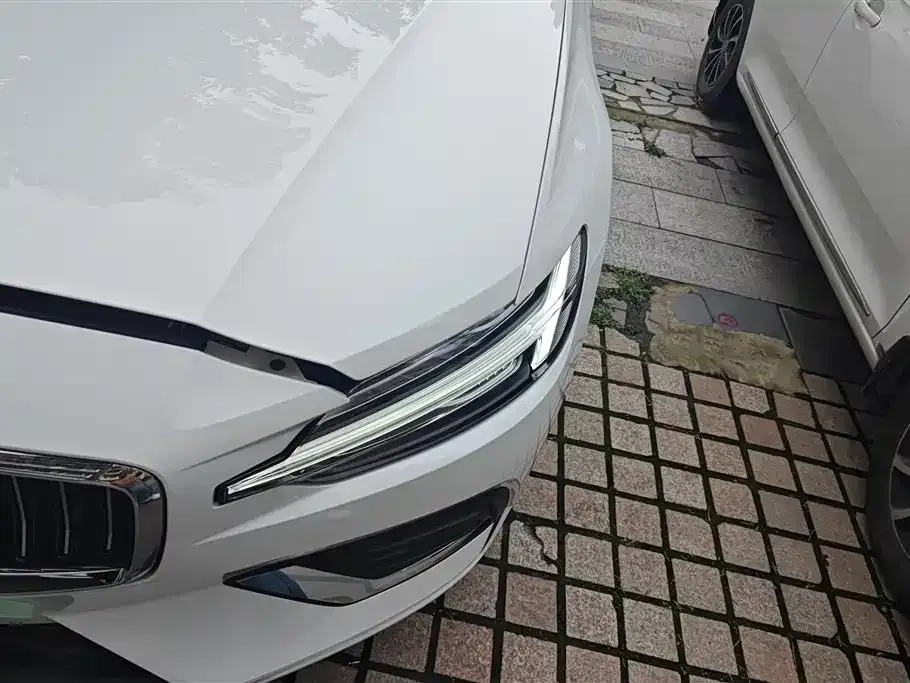 Volvo S60 2024 из CN, фото 3