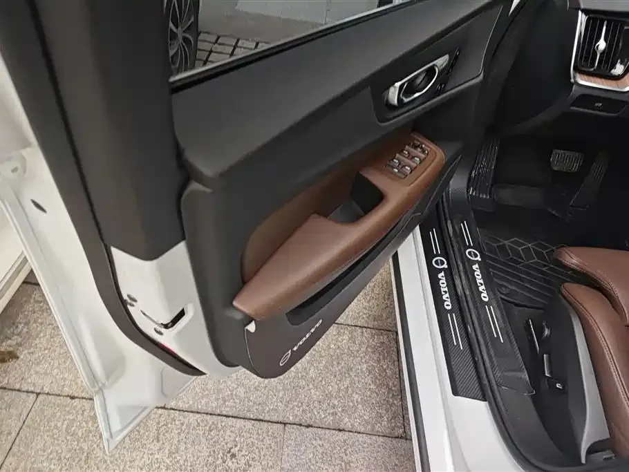 Volvo S60 2024 из CN, фото 10